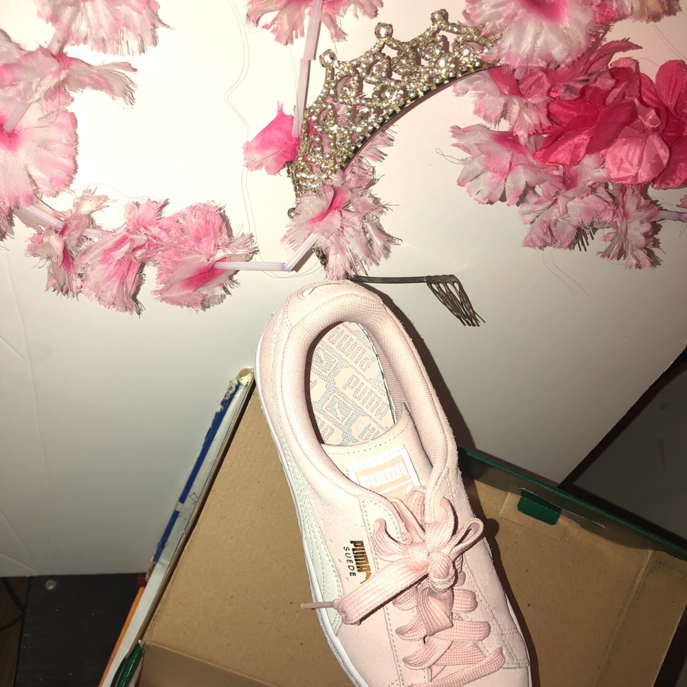 Pink puma suede sneakers